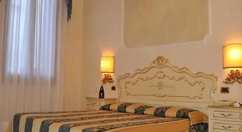 Residenza Ae Ostreghe Venice Italy
